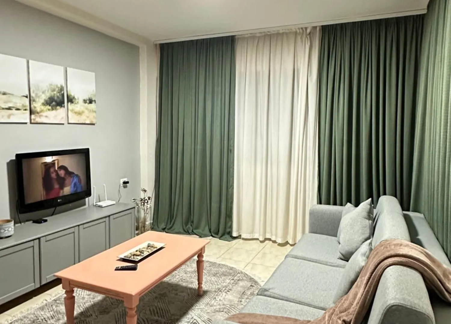 Pazari I Ri: Central Cozy Stay ティラナ 0*,